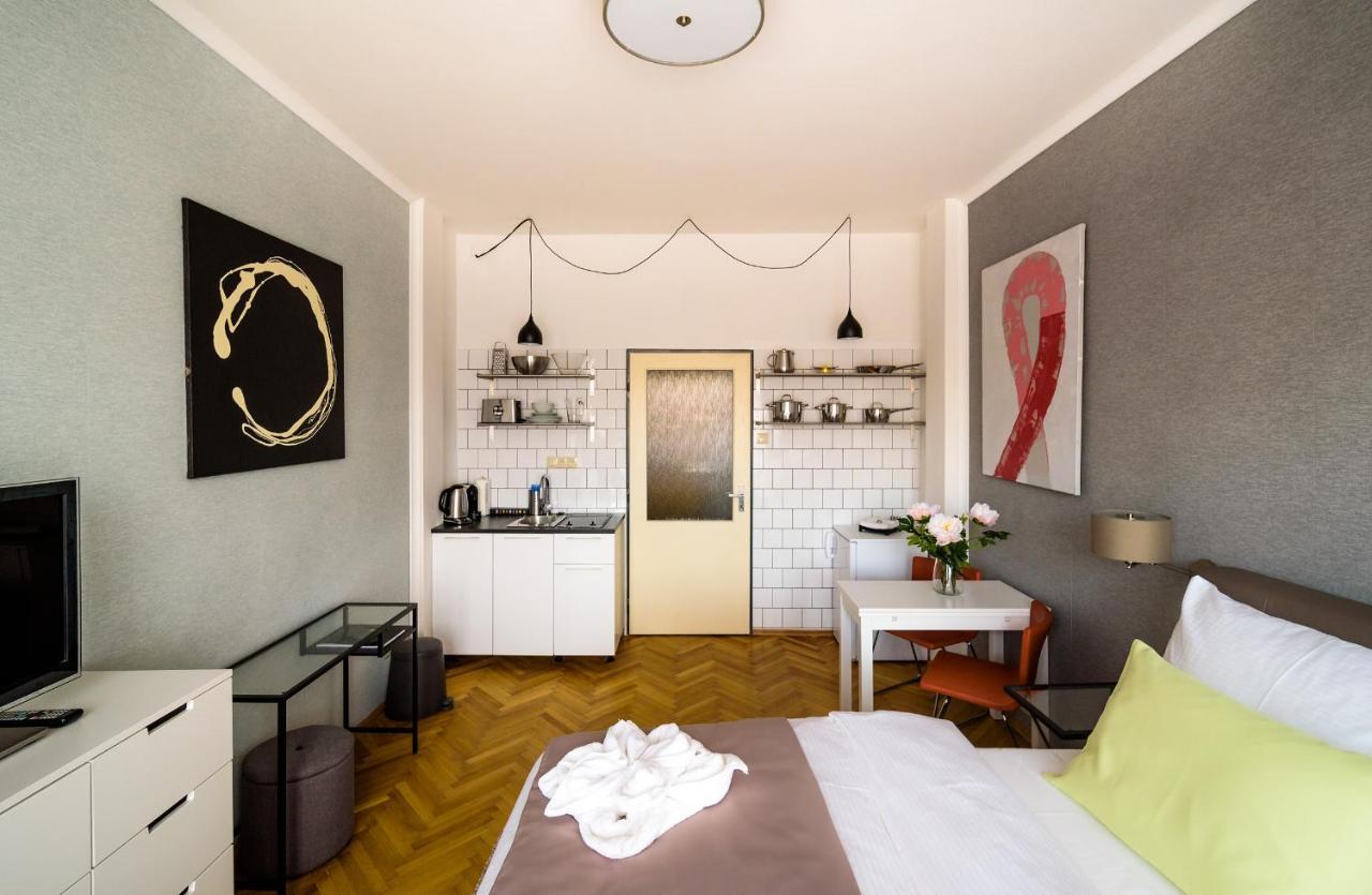 Michal&Michael'S Central Apartments Praga Exterior foto